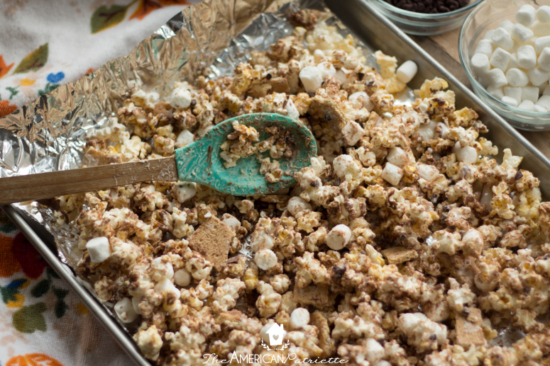 Easy Smores Popcorn Recipe - An easy-to-make, no-bake sweet treat for a party or get-together! Cute addition to a camping-themed party! 