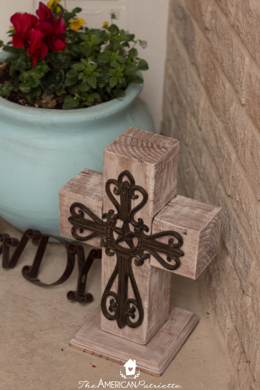 DIY Outdoor Wooden Cross Decor - An easy-to-make piece of decor to welcome guests on your front porch