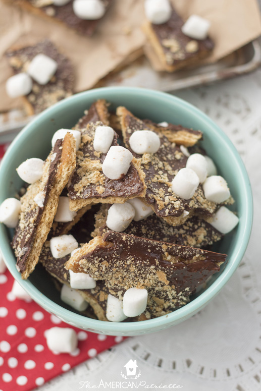 S'mores toffee - a delicious combination of buttery caramel sauce on graham crackers with chocolate & marshmallows!