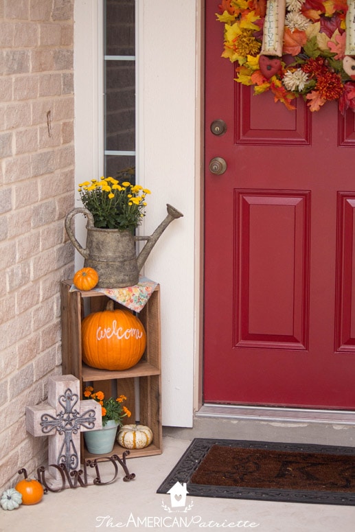 Ideas for Decorating a Small Front Porch for Fall