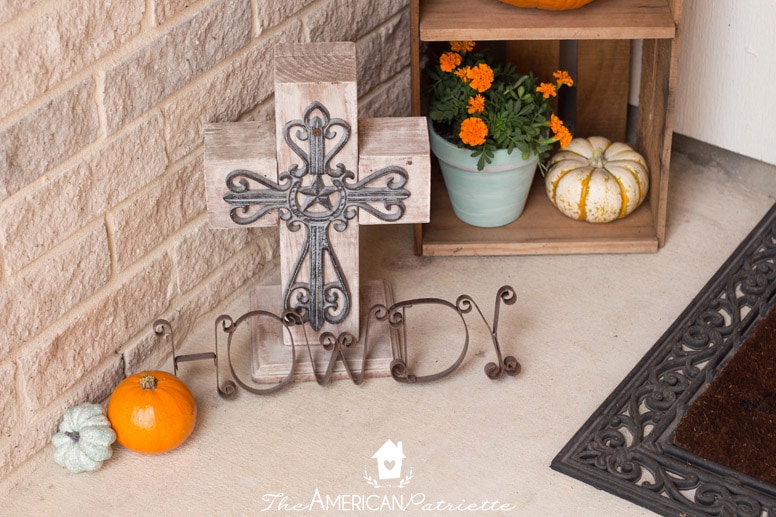 Ideas for Decorating a Small Front Porch for Fall