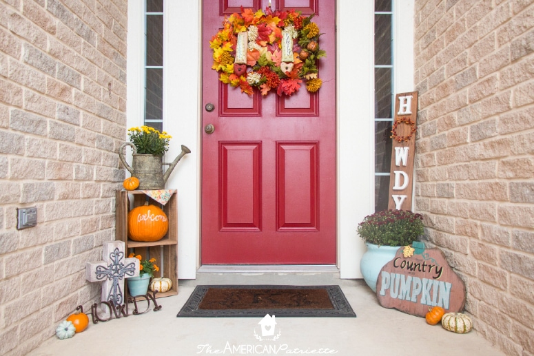 Ideas for Decorating a Small Front Porch for Fall